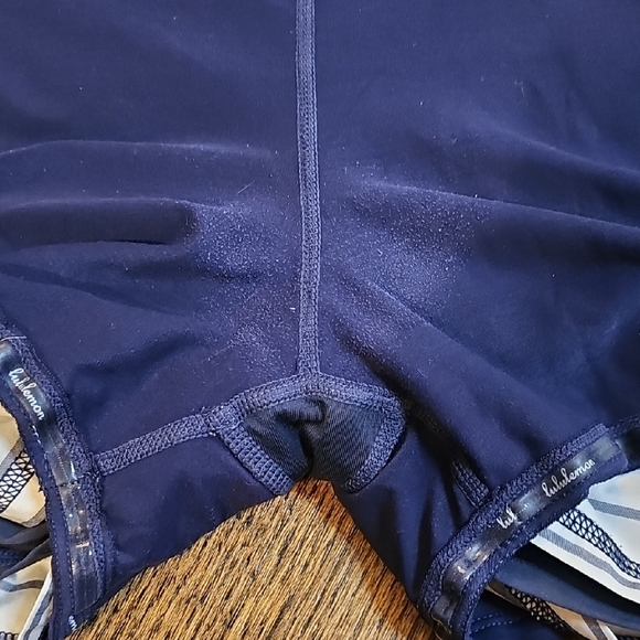 Lululemon Athletica Run Chase Me Navy Blue Skirt - Picture 8 of 11